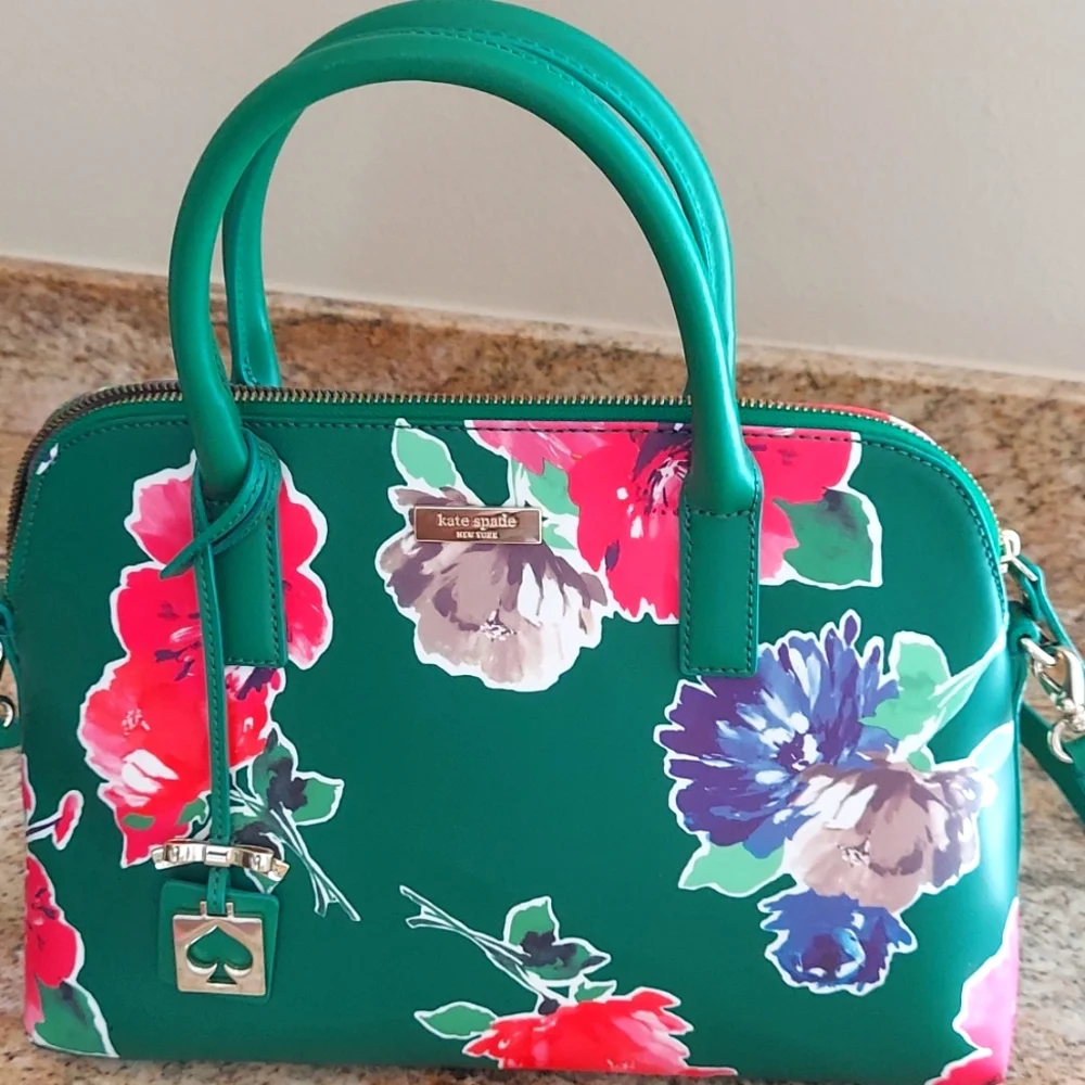 Kate Spade purse - Picture 1 of 5